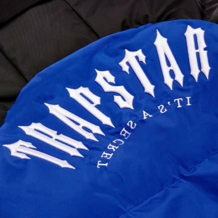 TRAPSTAR AW23 IRONGATE ARCH HOODED PUFFER (BLACK/BLUE)